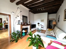 SOUS COMPROMIS Vente en exclusivité – Maison ancienne typique avec jardin dans le centre de Vitry-aux-Loges