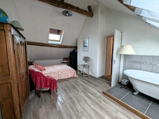 SOUS COMPROMIS Vente en exclusivité – Maison ancienne typique avec jardin dans le centre de Vitry-aux-Loges