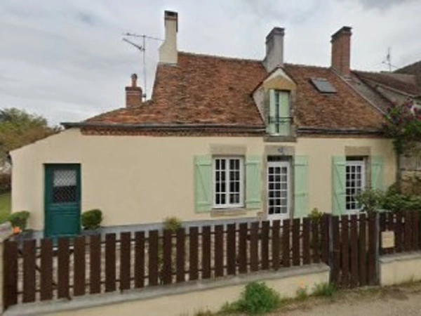 OFFRE ACCEPTEE Vente en exclusivité – Maison ancienne typique avec jardin dans le centre de Vitry-aux-Loges