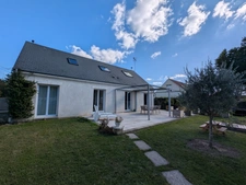SOUS COMPROMIS Maison familiale 5 pièces 4 chambres CHATEAUNEUF SUR LOIRE (45)