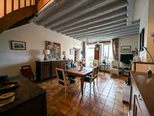 SOUS COMPROMIS Vente en exclusivité – Maison ancienne typique avec jardin dans le centre de Vitry-aux-Loges
