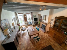 SOUS COMPROMIS Vente en exclusivité – Maison ancienne typique avec jardin dans le centre de Vitry-aux-Loges