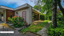 Dpt Haute Savoie (74), à vendre  maison P10 de 310 m² - Terrain de 1 480,00 m² - Plain pied