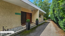 Dpt Haute Savoie (74), à vendre  maison P10 de 310 m² - Terrain de 1 480,00 m² - Plain pied