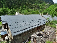 En Savoie (73), à vendre Vallée de La Maurienne, maison P8 rénovée, cave, voutes, terrain, combles, stations de ski, 3 vallées