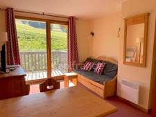 Domaine des Sybelles (73), à vendre en station de ski, T2, piscine   