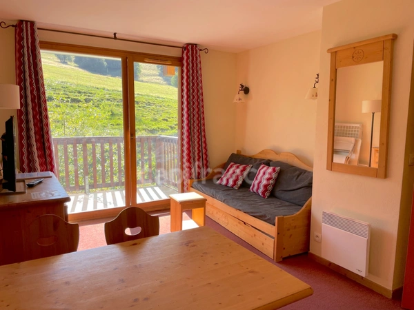 Domaine des Sybelles (73), à vendre en station de ski, T2, piscine   