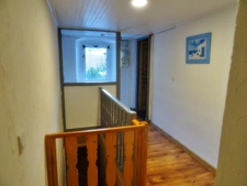 En Savoie (73), à vendre Vallée de La Maurienne, maison P8 rénovée, cave, voutes, terrain, combles, stations de ski, 3 vallées