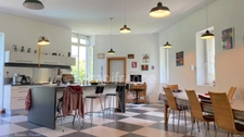 SAVOIE (73), à vendre vallée de La Maurienne, maison atypique, terrain 4000m², Gîte