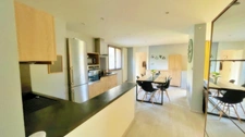 For sale in Maurienne, 6-room apartment, balcony, garage, cellar, secure residence