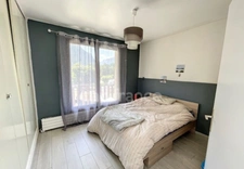 For sale in Maurienne, 6-room apartment, balcony, garage, cellar, secure residence