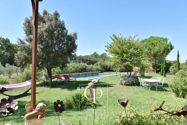Maison à vendre 7 pièces ROGNES (13)