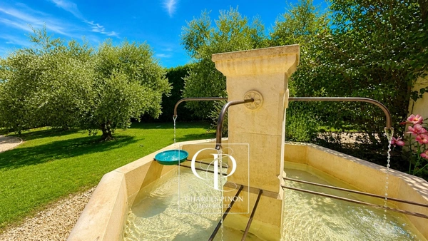 Maison à vendre 8 pièces ROGNES (13)