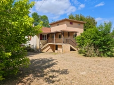 Charmante maison de 139 m² avec 4 chambres à Douville (24)