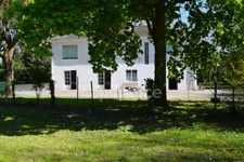 House for sale 10 rooms including two apartments - SAINT URBAIN (85)