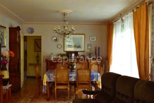 House for sale 10 rooms including two apartments - SAINT URBAIN (85)