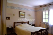 House for sale 10 rooms including two apartments - SAINT URBAIN (85)