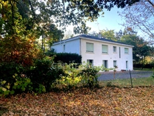 House for sale 10 rooms including two apartments - SAINT URBAIN (85)