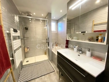 UZÈS – Maison de plain-pied T6 rénovée avec prestations haut de gamme, jardin et garage