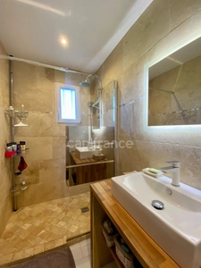 Dpt Gard (30), à vendre 5mn d'UZES, Belle propriété RP, chambres d'hôtes et gîte, piscine, parc 5 000 m2