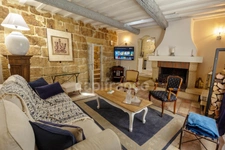 UZES, élégante maison de ville en pierre du XVIIIe siècle au cœur d’Uzès, T4 de 108m2.