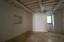 Maison de village de caractère avec cour intimiste et bassin, Uzès 3km. 
