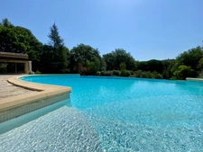 SOUS COMPROMIS - Superbe Propriété de Caractère avec Parc de 3 Hectares axe Uzès-Bagnols sur Cèze.