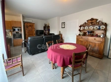 Dpt Gard (30), Sous compromis : Cavillargues, Sénoriales, maison P3 de 62 m², terrasse, terrain d'environ 45m2, place de parking, copropriété, piscine.