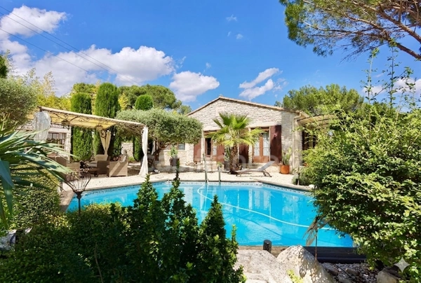 Maison à vendre Villa T6 de Plain-pied avec Piscine et grand terrain à 10mn d'Uzès