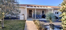 Dpt Gard (30), à vendre maison P3 de 91 m², terrasse, terrain d'environ 65m2, garage, place de parking, copropriété, piscine.