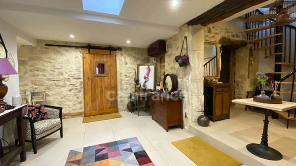 Dpt Gard (30), à vendre Propriété comprenant Mas d'habitation, activités gîtes.