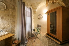 UZES, élégante maison de ville en pierre du XVIIIe siècle au cœur d’Uzès, T4 de 108m2.