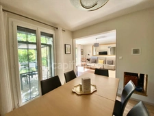 UZÈS – Maison de plain-pied T6 rénovée avec prestations haut de gamme, jardin et garage
