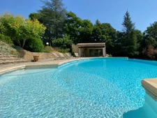 SOUS COMPROMIS - Superbe Propriété de Caractère avec Parc de 3 Hectares axe Uzès-Bagnols sur Cèze.
