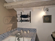 UZES, élégante maison de ville en pierre du XVIIIe siècle au cœur d’Uzès, T4 de 108m2.
