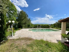 A 5 mn d'UZES (30) Maison de plain-pied 125 m2 avec vue panoramique