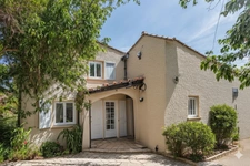 Dpt Gard (30), Sous compromis, proche d'UZES à 8km, maison P6 de 132m2, beau terrain de 600m2, calme.