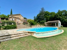 SOUS COMPROMIS - Superbe Propriété de Caractère avec Parc de 3 Hectares axe Uzès-Bagnols sur Cèze.