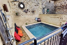POUZILHAC (30) Maison de village à vendre 9 pièces avec petite piscine, jardin