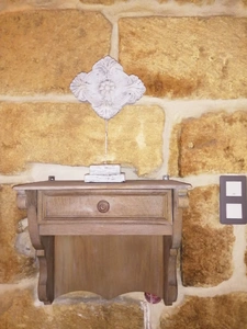 UZES, élégante maison de ville en pierre du XVIIIe siècle au cœur d’Uzès, T4 de 108m2.