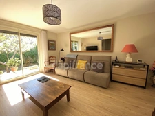 UZÈS – Maison de plain-pied T6 rénovée avec prestations haut de gamme, jardin et garage