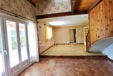 Dpt Gard (30), Sous compromis, proche d'UZES à 8km, maison P6 de 132m2, beau terrain de 600m2, calme.