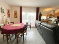 Dpt Gard (30), Sous compromis : Cavillargues, Sénoriales, maison P3 de 62 m², terrasse, terrain d'environ 45m2, place de parking, copropriété, piscine.