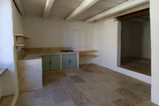 Maison de village de caractère avec cour intimiste et bassin, Uzès 3km. 