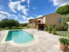 A 5 mn d'UZES (30) Maison de plain-pied 125 m2 avec vue panoramique