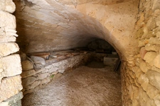 Maison de village de caractère avec cour intimiste et bassin, Uzès 3km. 