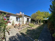 UZÈS – Maison de plain-pied T6 rénovée avec prestations haut de gamme, jardin et garage