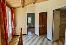 Dpt Gard (30), Sous compromis, proche d'UZES à 8km, maison P6 de 132m2, beau terrain de 600m2, calme.