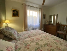 Uzès 4km, maison de plain-pied 130 m² sur terrain clos de 1 350 m², calme, piscine, garage.