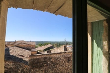 Maison de village de caractère avec cour intimiste et bassin, Uzès 3km. 